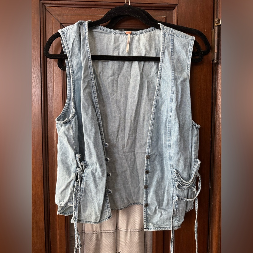 Free People denim vest with tie sides size XL - Picture 2 of 4